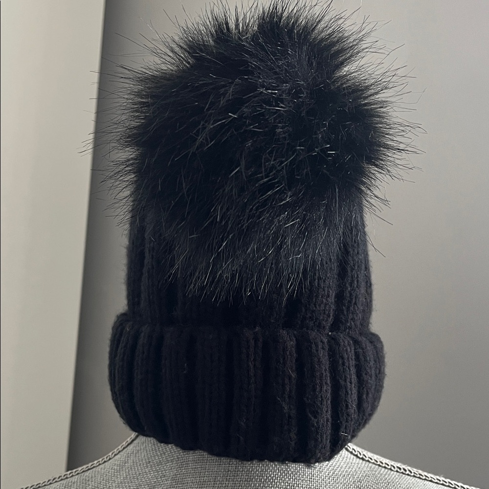 Cozy Black Women's Knit Pom-Pom Hat Warm Fleece Interior - Picture 4 of 8